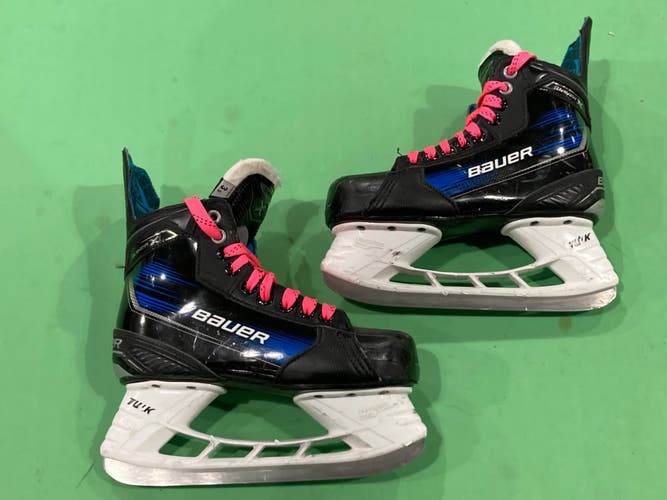 Used Junior Bauer X Hockey Skates Size 3.5