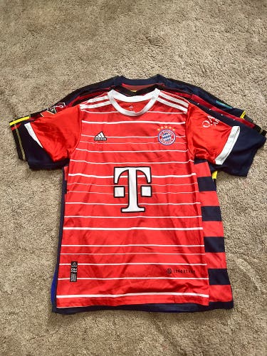 Assorted Kids Unisex Soccer Jersey (Used)