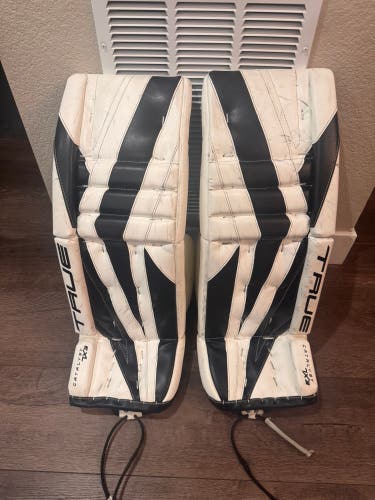30+2" True Catalyst 7X3 Goalie Leg Pads (Used)
