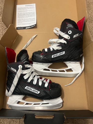 Black 2018 Bauer NS Hockey Skates Regular Width 11 (Used)