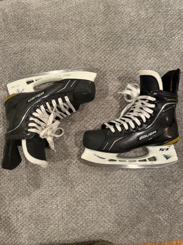 2011 Bauer Supreme TotalOne Hockey Skates Regular Width Pro Stock 8.5 (Used)