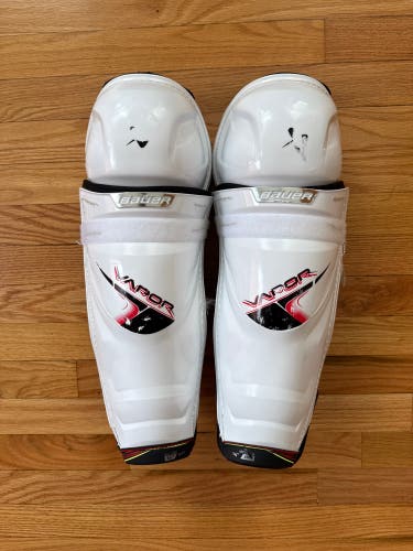 Senior Bauer Vapor Flypro 14" Shin Pads (Used)