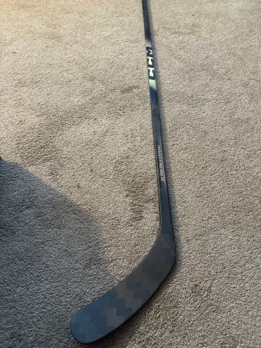 Senior CCM Ribcor Trigger 10 Pro Right Hand Hockey Stick P29+1/4 70 Flex (New) 
Custom Color Bk/Sil