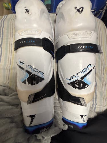 Senior Bauer Vapor Flylite 15" Shin Pads (New)