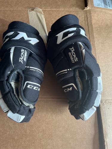 CCM Tacks 9060 Gloves 14" (Used)