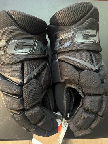 CCM JetSpeed FT8 Pro Gloves 15" (New)