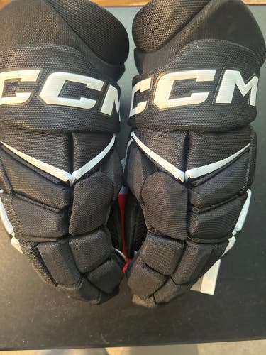 CCM JetSpeed FT8 Gloves 15" (New)
