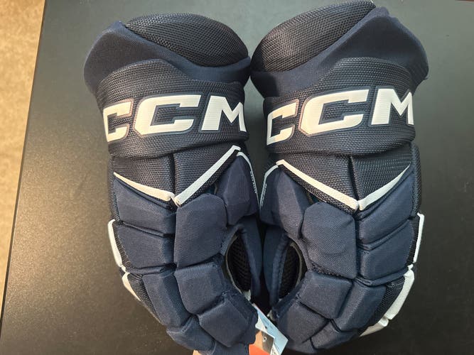 CCM JetSpeed FT8 Navy Gloves 15" (New)
