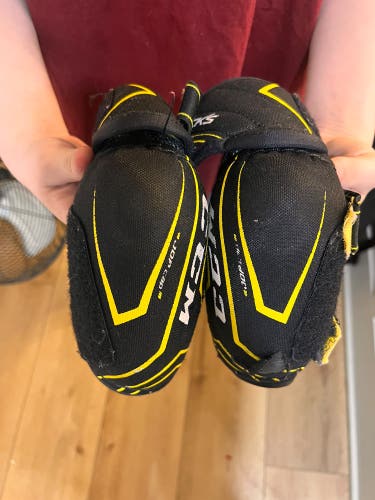 Junior Medium CCM Tacks 3092 Elbow Pads (Used)