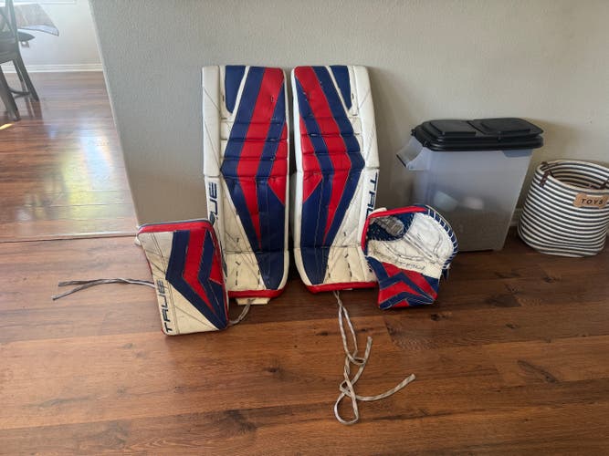 33" 2024 True Catalyst Px3 Regular Goalie Full Set (Used)