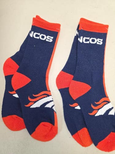 ST36 Mens NFL DENVER BRONCOS Lot of 2 Crew Socks MEDIUM 5-10 New