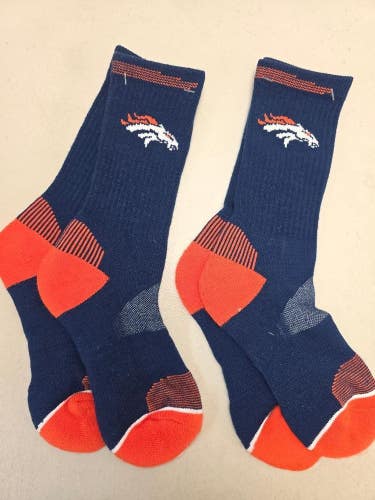 ST48 Mens NFL DENVER BRONCOS Lot of 2 Crew Socks MEDIUM 5-10 New