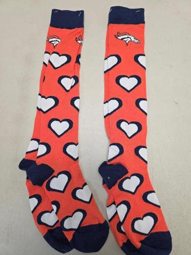ST54 Mens NFL DENVER BRONCOS Lot of 2 Crew Socks MEDIUM 5-10 New