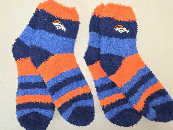 ST64 Mens NFL DENVER BRONCOS Lot of 2 Crew Socks MEDIUM 5-10 New