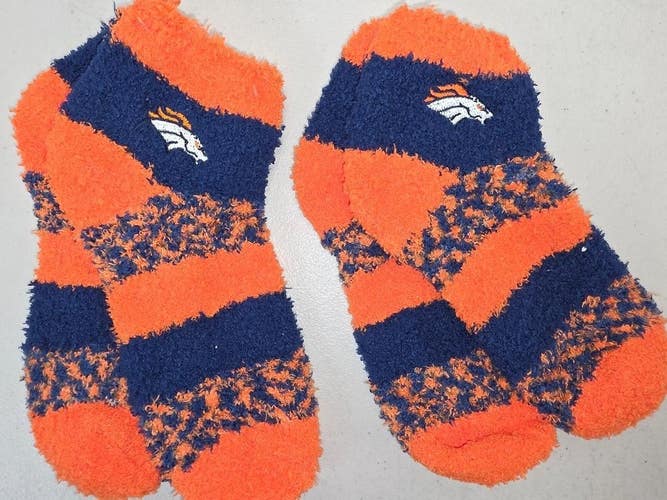 ST65 Mens NFL DENVER BRONCOS Lot of 2 Crew Socks MEDIUM 5-10 New