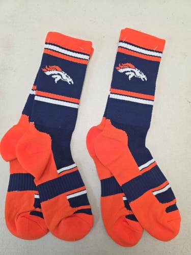 ST67 Mens NFL DENVER BRONCOS Lot of 2 Crew Socks MEDIUM 5-10 New