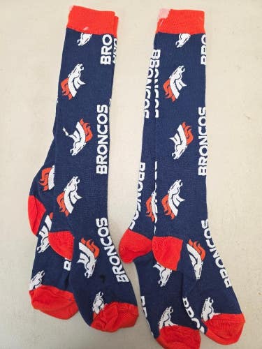 ST66 Mens NFL DENVER BRONCOS Lot of 2 Crew Socks MEDIUM 5-10 New