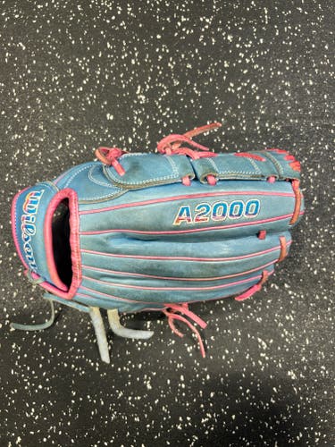 Wilson LH A2000 B2 Baseball Glove 12" (Used)