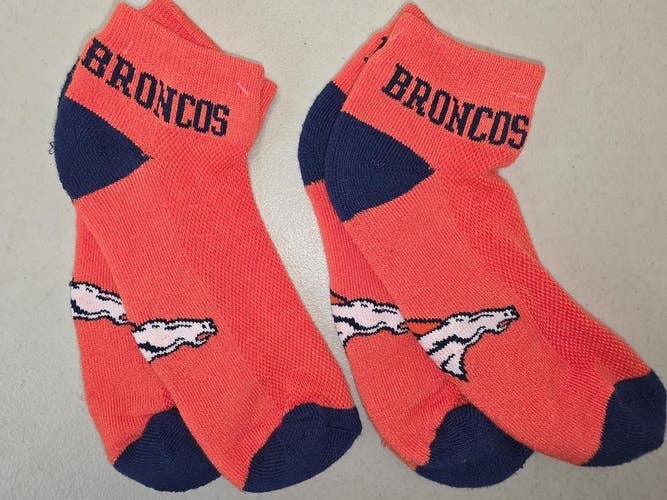 ST73 WOMENS NFL DENVER BRONCOS Lot of 2 Crew Socks New