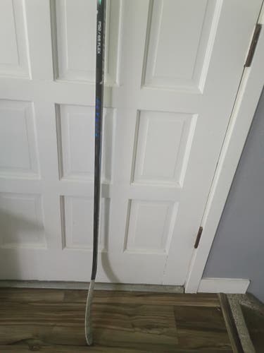 Intermediate Bauer Right Handed Hockey Stick P92M 65 Flex (Used)