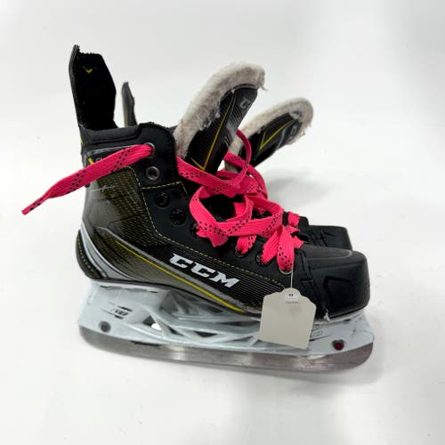 Used CCM Tacks Classic Skates | Size 5 D | AB500
