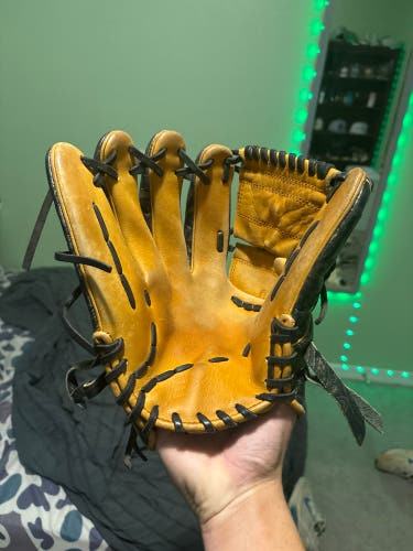 2025 44 Pro EX-10 LH Pitcher's Baseball Glove 12" (Used)
