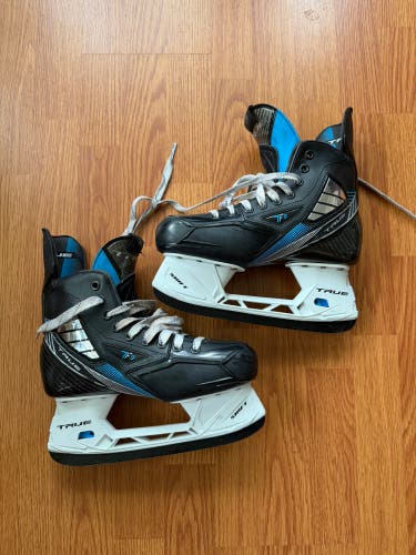 True TF9 Hockey Skates Regular Width Size 6 (Used)