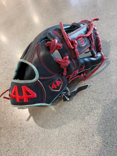 44 Pro Signature Series RH Baseball Glove 11.75" (Used)