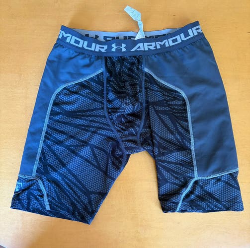 Black Large Boys Under Armour Compression (Used)