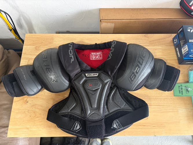 Large Junior Bauer Vapor Shoulder Pads (Used)