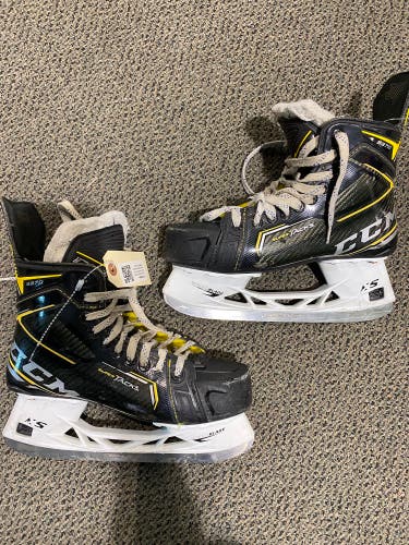 Intermediate CCM Super Tacks 9370 Hockey Skates Regular Width 6 (Used)