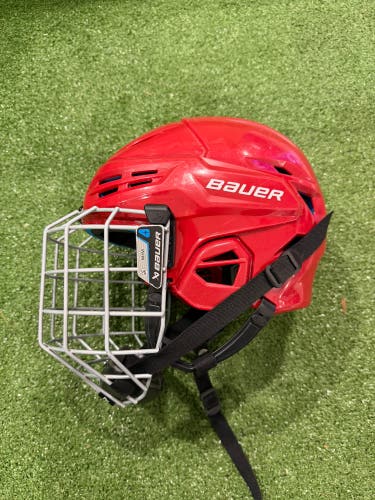 Bauer Re-Akt 55 Helmet | Medium  w/ Cage
