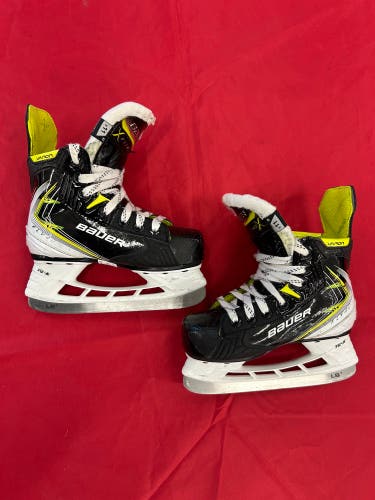 Youth Bauer Vapor Fly40 Hockey Skates | Size Y11
