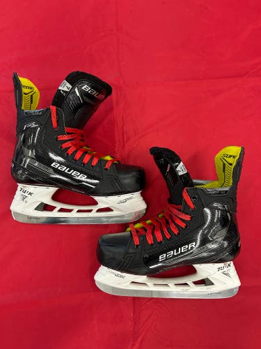 Senior Bauer Supreme Ignite Pro+ Hockey Skates 7 (Used)