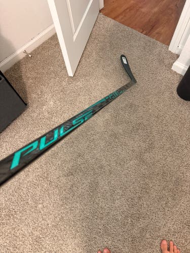 Senior Bauer Pulse Left Hand Hockey Stick P28 87 Flex (New)