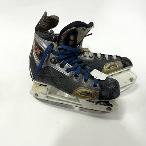 Used CCM Vector Pro Skates | Size 3 D | AB468