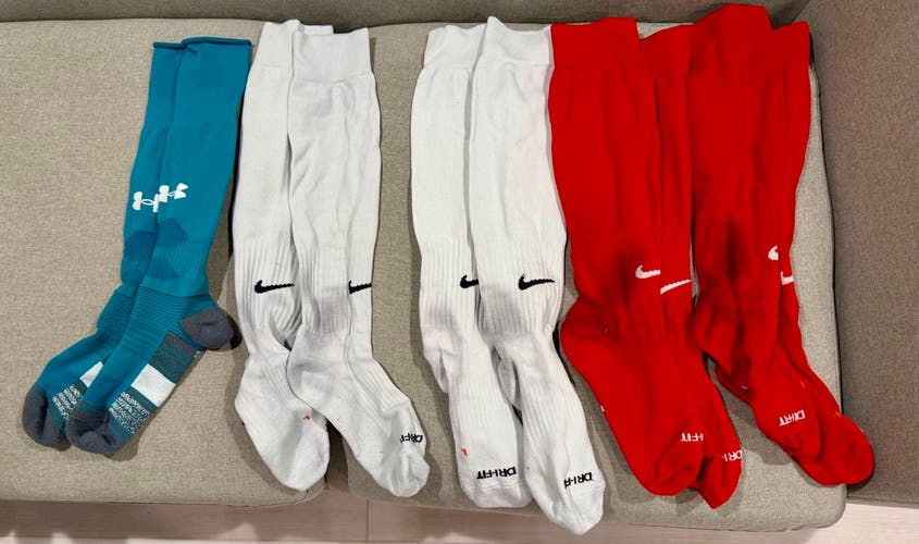 5 Pair Mens Soccer Socks - 3 Nike 1 Under Armour  (Used)