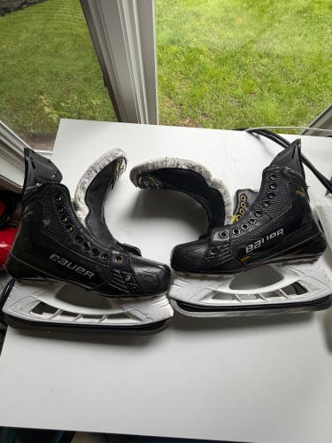Black 2022 Bauer Supreme M5 Pro Hockey Skates Extra Wide Width Pro Stock 6.5 (Used)