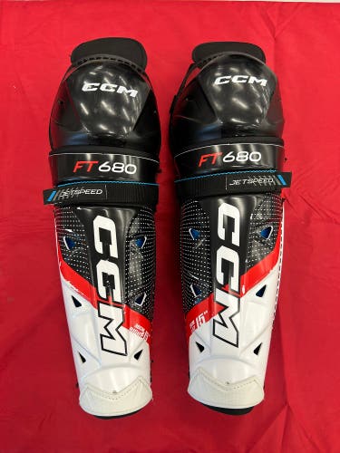 Senior CCM JetSpeed FT680 Shin Pads 15" (Used)