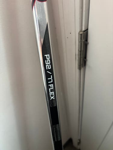 Senior Bauer Vapor Hyperlite 2 Left Hand Hockey Stick P92 77 Flex (Used)