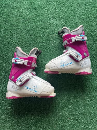 Kid's Nordica Little Belle 2 Ski Boots (Used) | Mondo 20.5 (255mm)