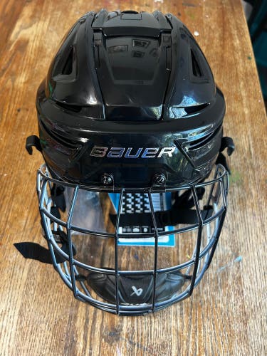 Small Bauer Re-Akt 155 Helmet (New)