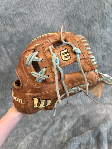 Brown Wilson A2000 RH Infield Baseball Glove 11.5" (Used)