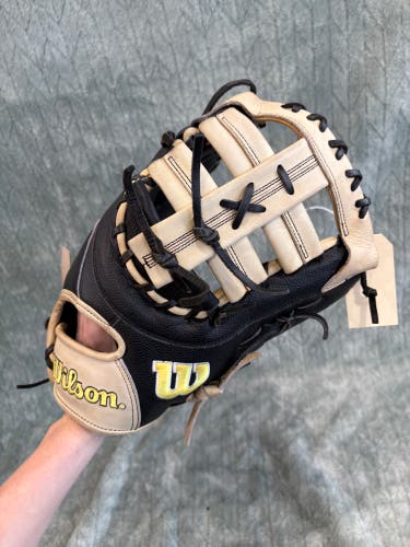 Black Wilson A2000 RH First Base Baseball Glove 12.5" (Used)