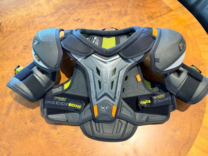 Large Junior CCM XF Pro Shoulder Pads (Used)