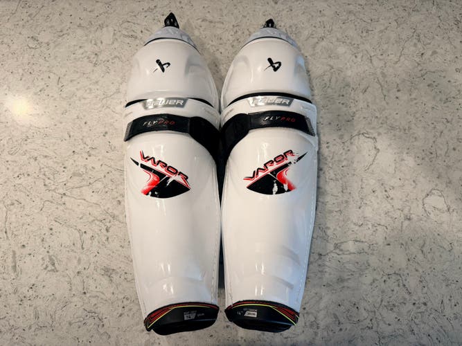 Intermediate Bauer Vapor Flypro 14" Shin Pads (Used)