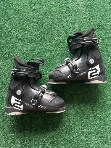 Kid's Tecnica JT2 Ski Boots (Used) | Mondo 19.5 (235mm)