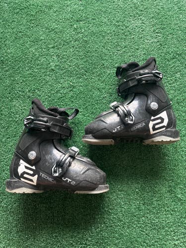 Kid's Tecnica JT4 Ski Boots (Used) | Mondo 19.5 (235mm)
