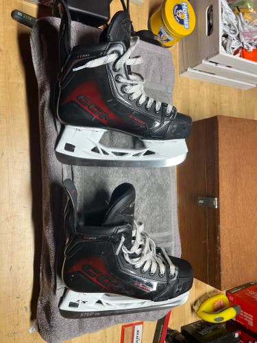 2025 CCM JetSpeed FT890 Hockey Skates Regular Width Size 4.5 (Used)