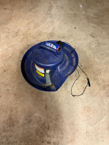 Jugs Soft Toss Machine
